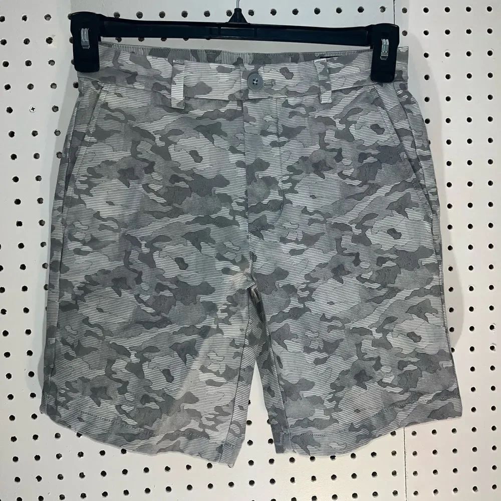 Vineyard Vies camo shorts